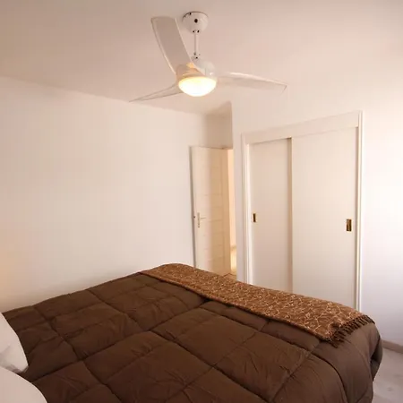 Puerto Colon * アデヘ